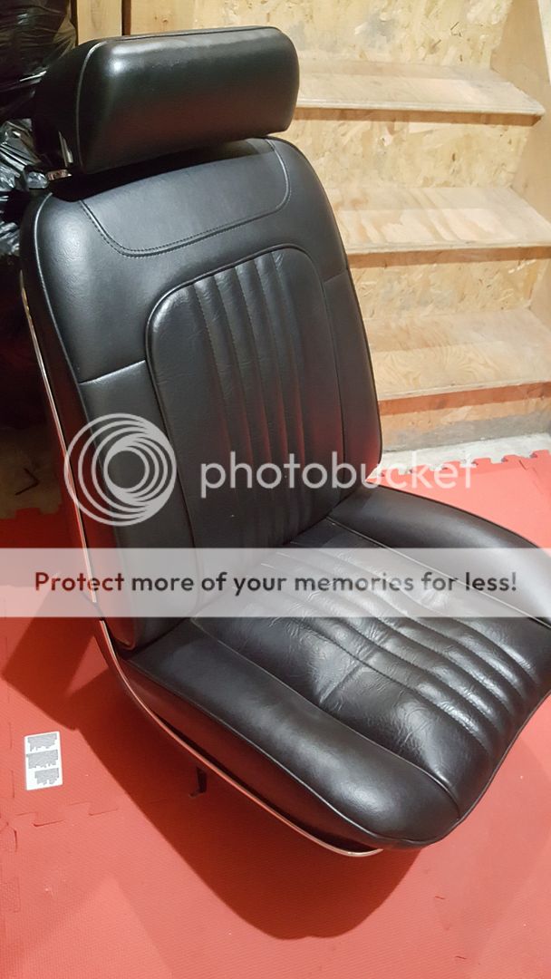 7072 Chevelle bucket seats with brackets Team Chevelle